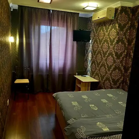 Rodina Hotell *